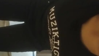 老婆住在小男朋友家天天挨操拍视频说骚话给我看
