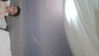 汉黛·埃塞尔被巨乳骚货按住强行舔逼！性欲极强女上全自动。女主看下面简阶可约她出来