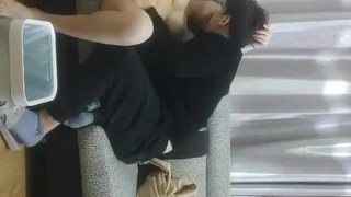 和少妇愉快的一天，老公去上班了，露脸口交，射在大白屁股上，手势验证