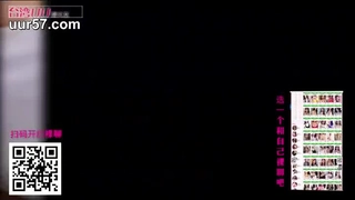 换妻现场妻子和弟妹一起伺候她老公